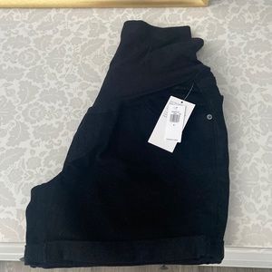 Old Navy Maternity Black Short Size 8; 5in inseam New with tags
